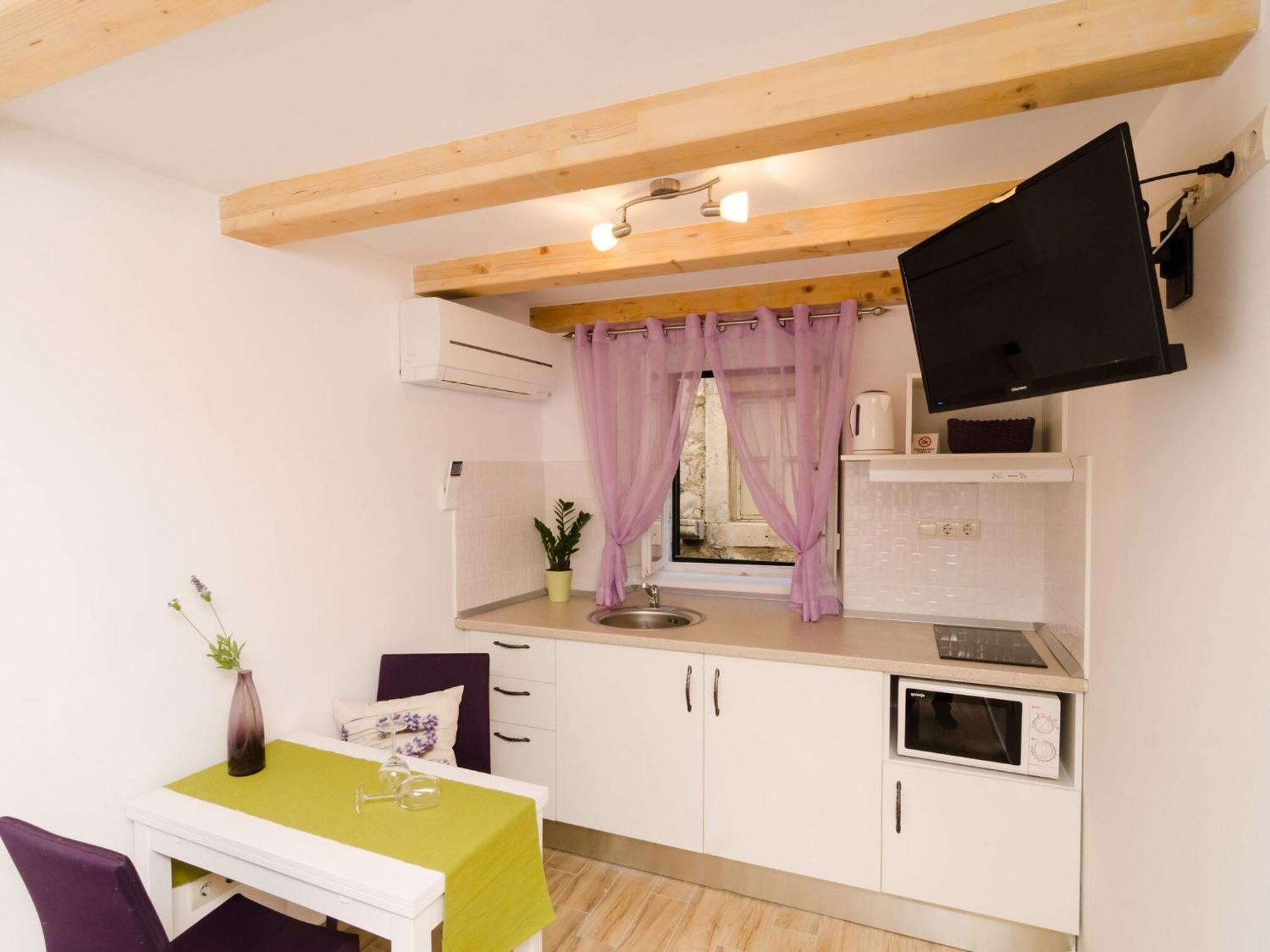 Lavender Garden - Comfort Ground Floor - 2 Apartment
