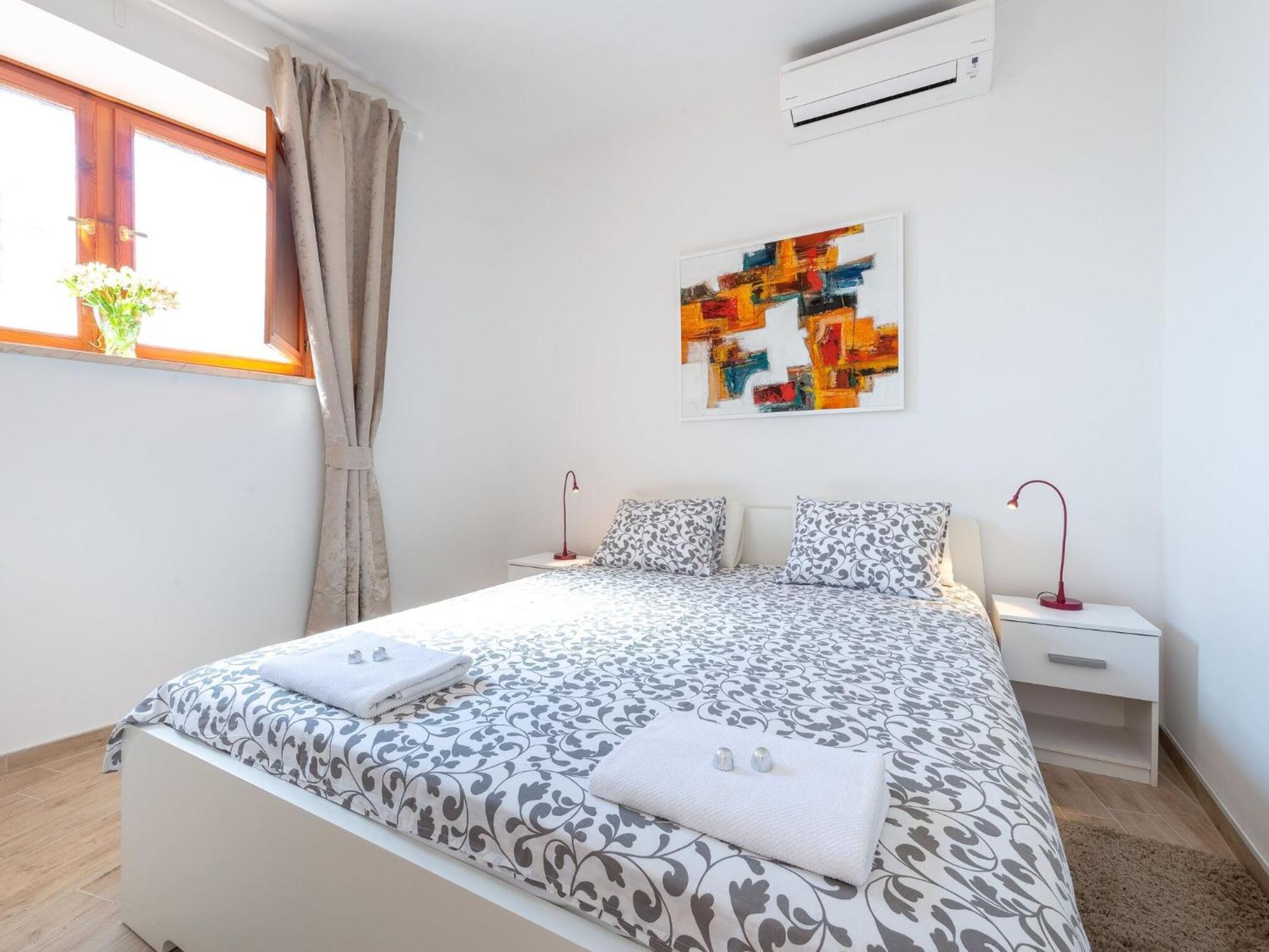 Romance - One Bedroom With Terrace R1