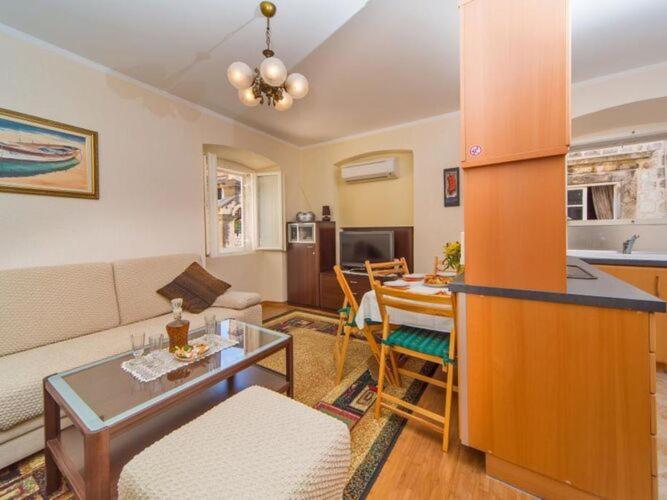 Maru - Two Bedroom With View A4 Apartment *