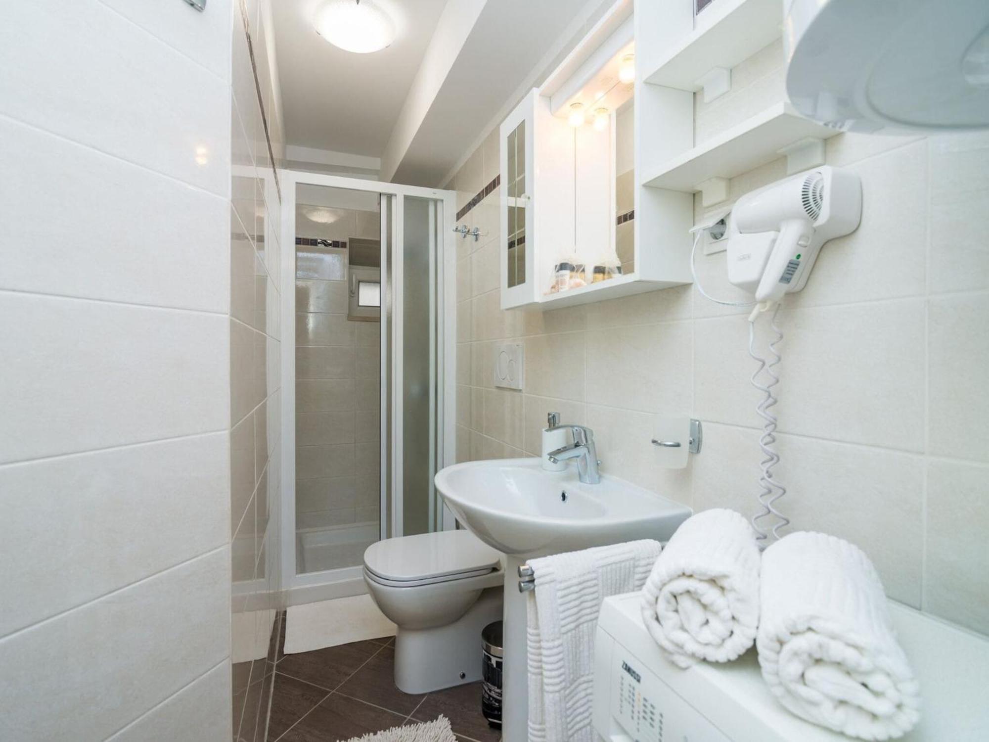 Apartment Maru - Two Bedroom With View A4