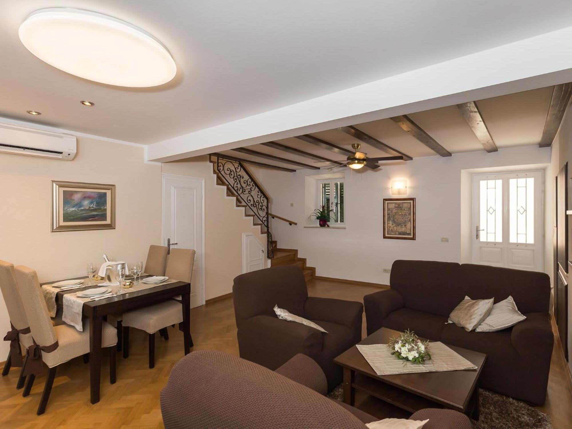 Apartment Maru Prestige - Comfort Duplex Two Bedroom