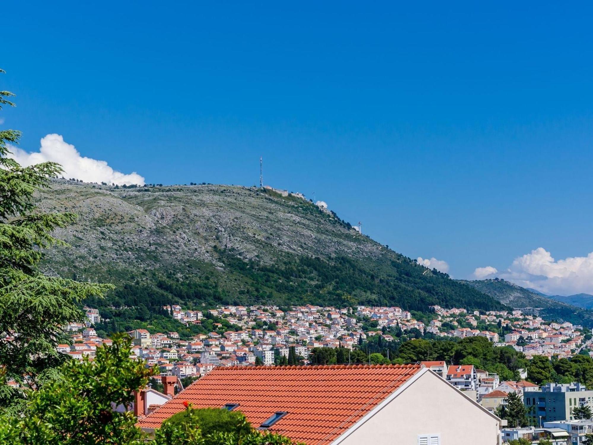 Lea - * Dubrovnik