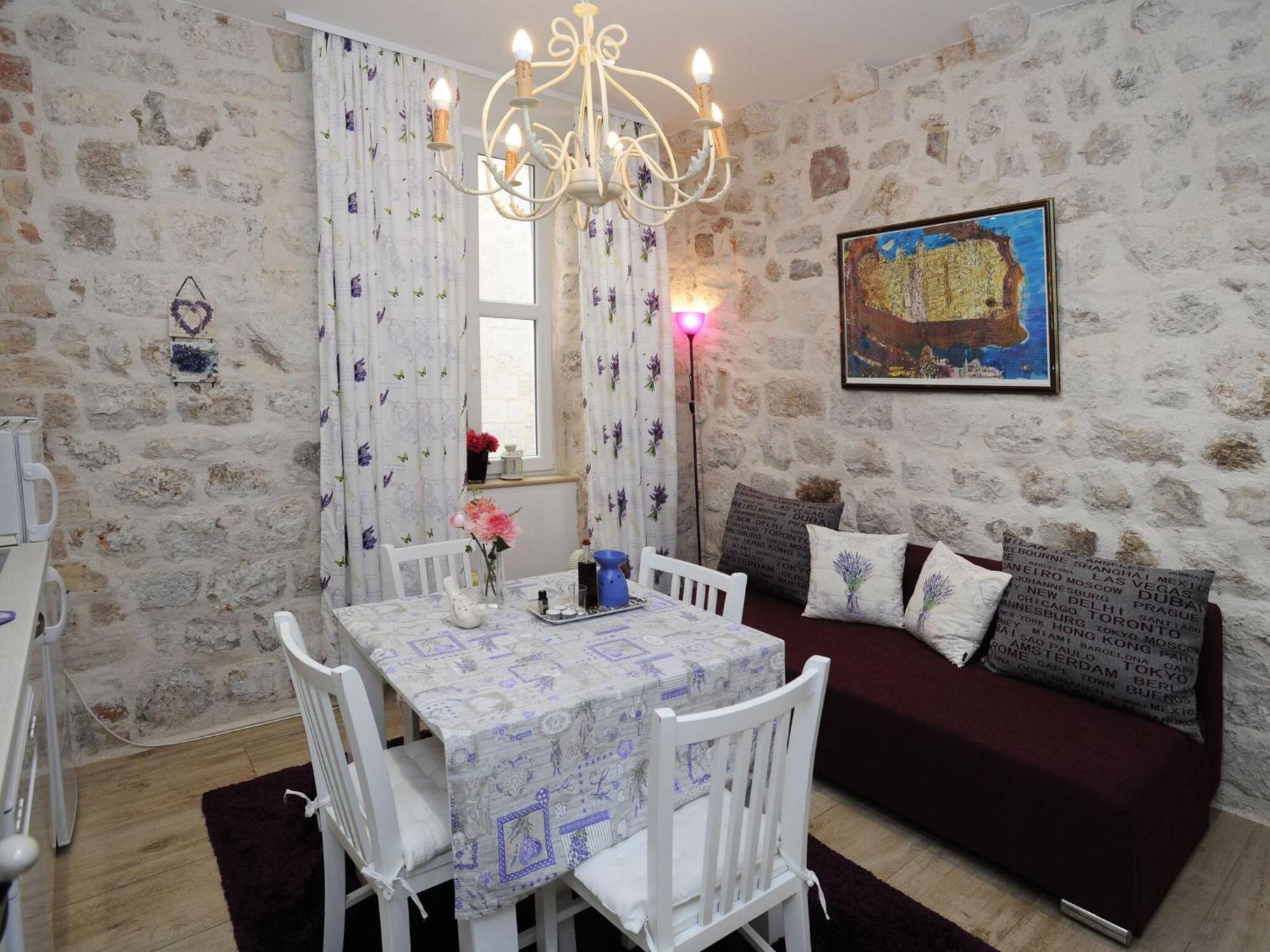 Apartment L & L Old Town - One Bedroom *