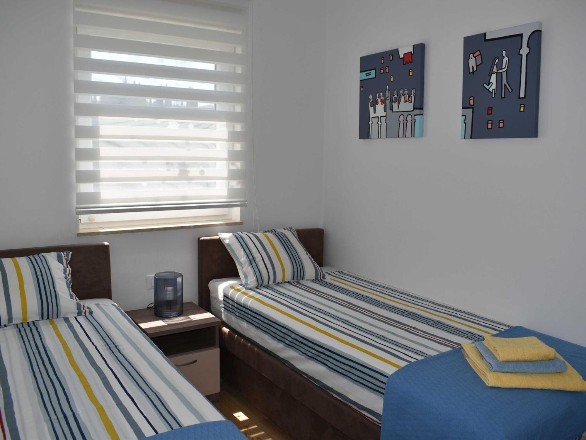 Vapor - Two Bedroom With Balcony