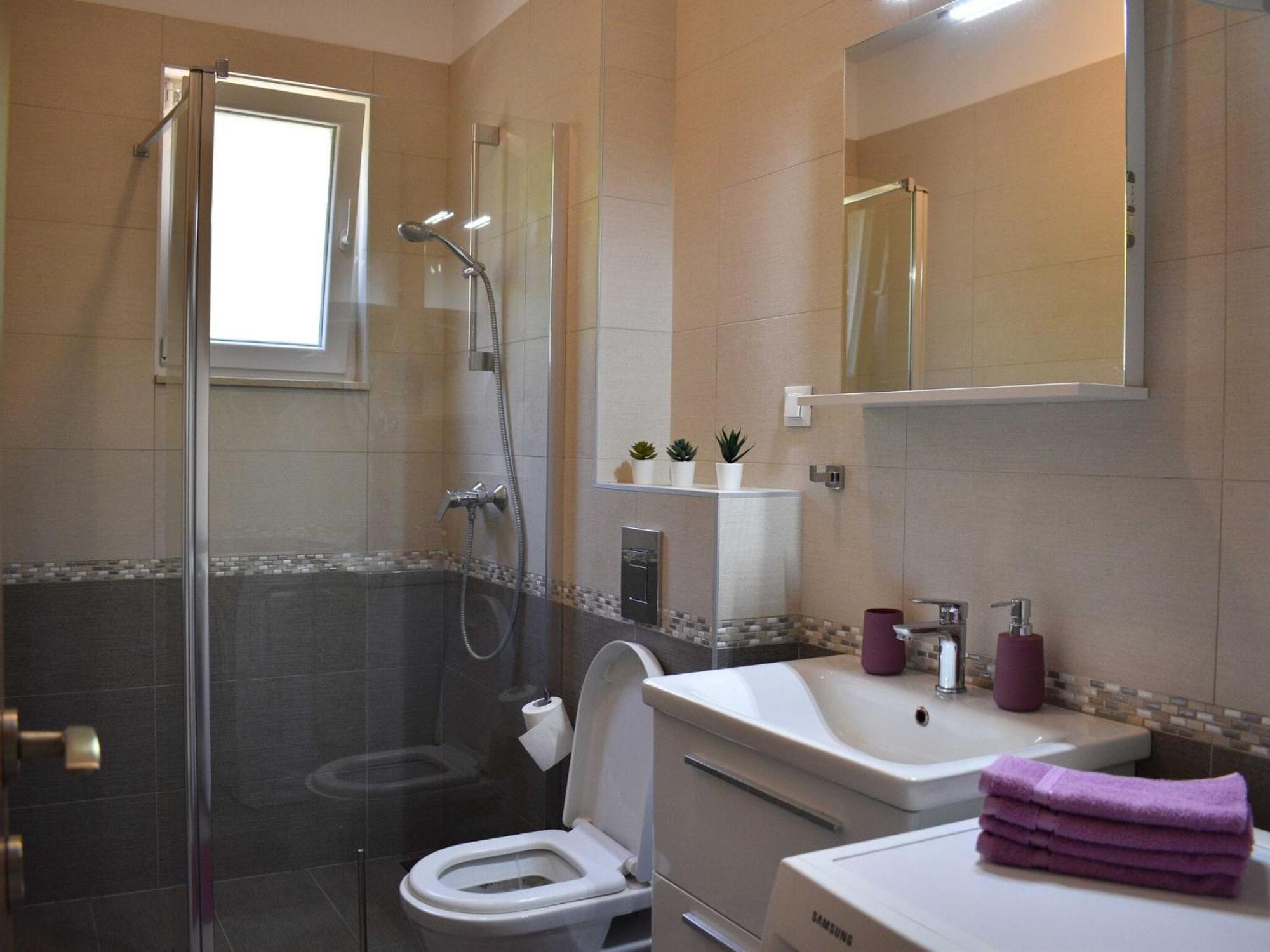 Vapor - Two Bedroom With Balcony Apartment