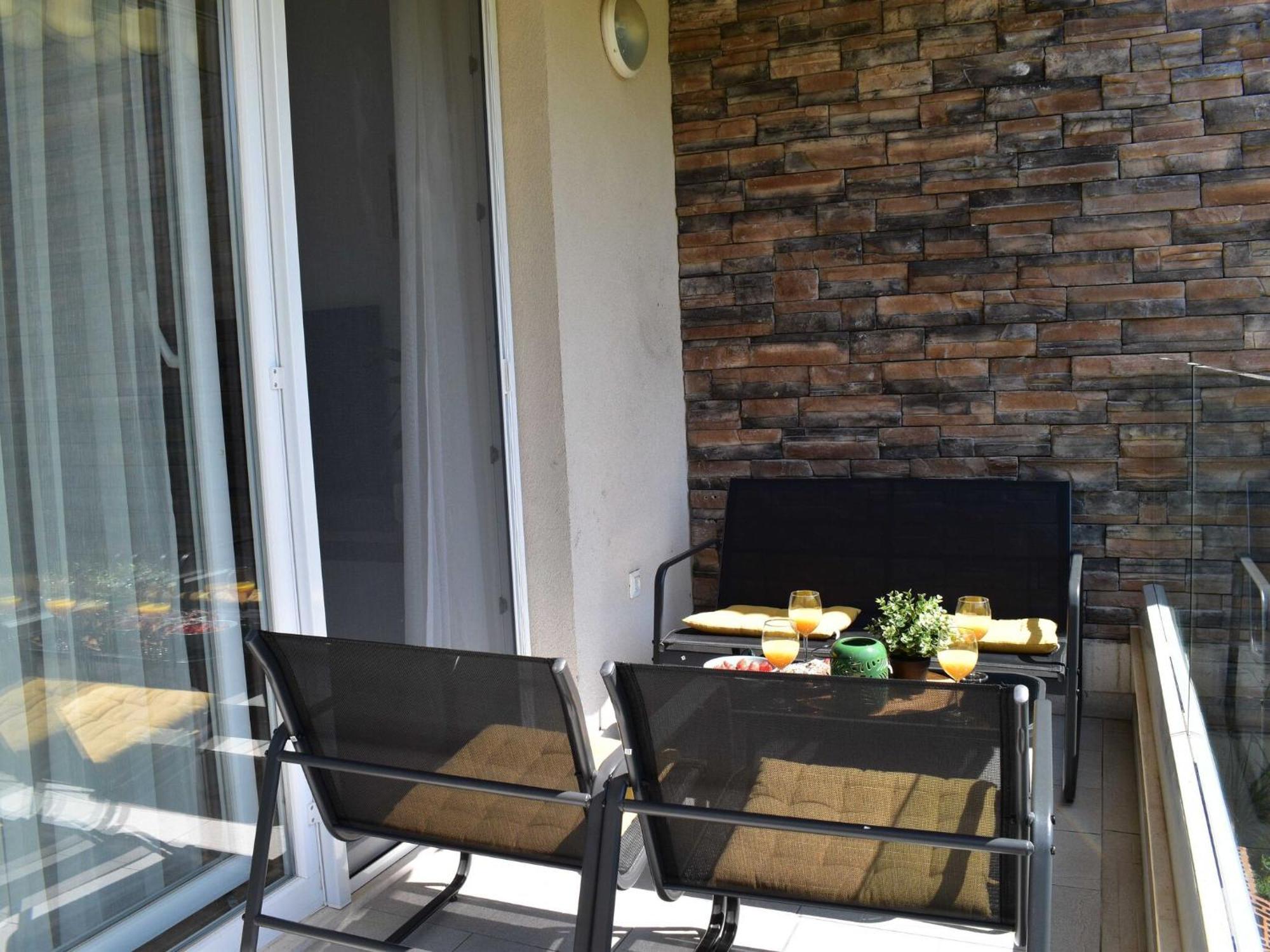 Vapor - Two Bedroom With Balcony Apartment *