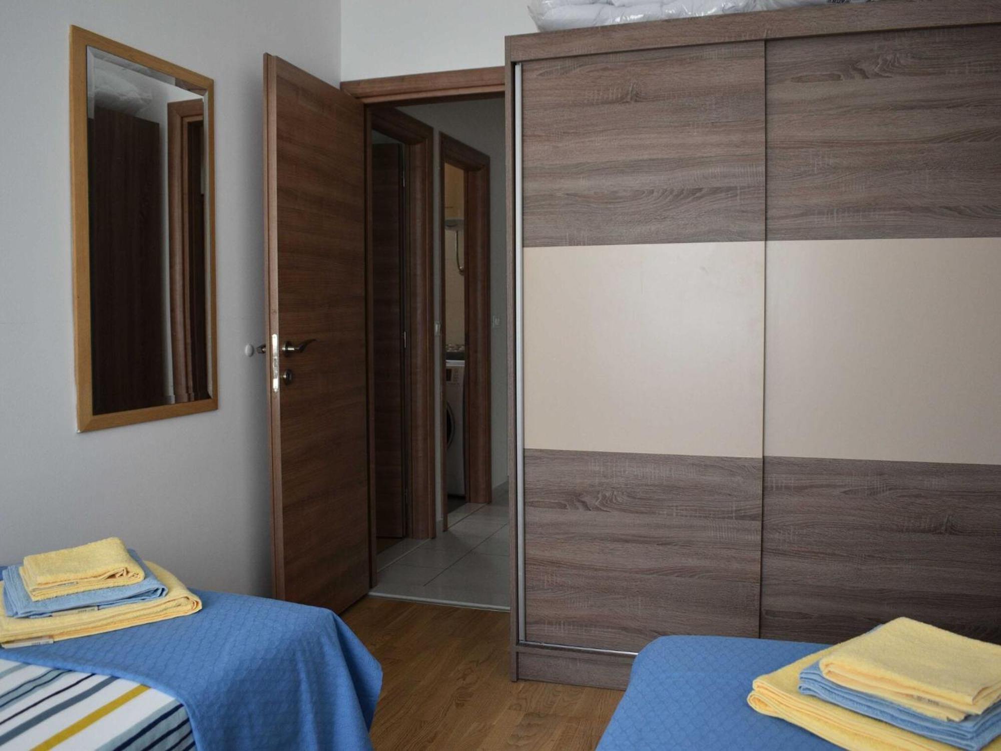 Vapor - Two Bedroom With Balcony Apartment *