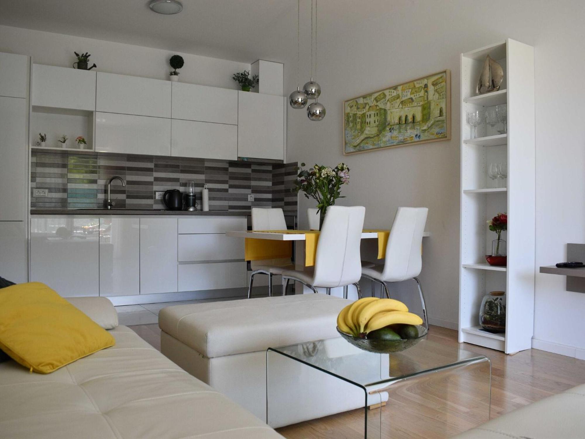 Vapor - Two Bedroom With Balcony