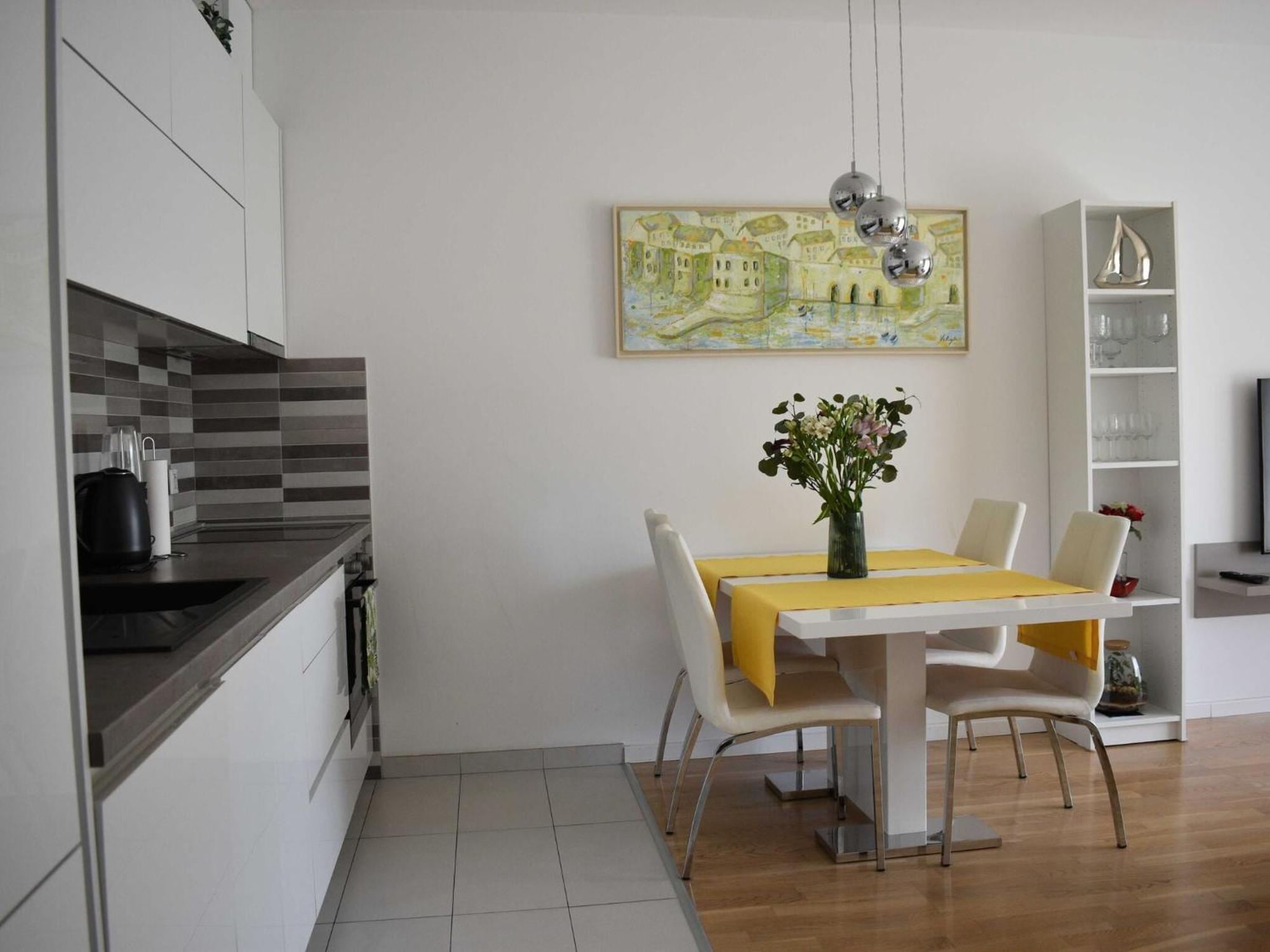 Vapor - Two Bedroom With Balcony Apartment