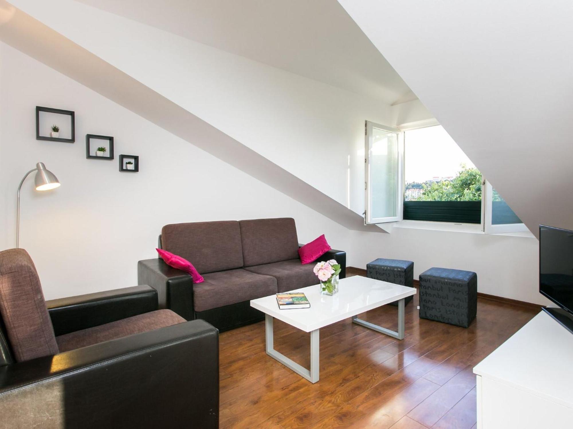 Apartment Marlo - Two-bedroom With Balcony Floor
