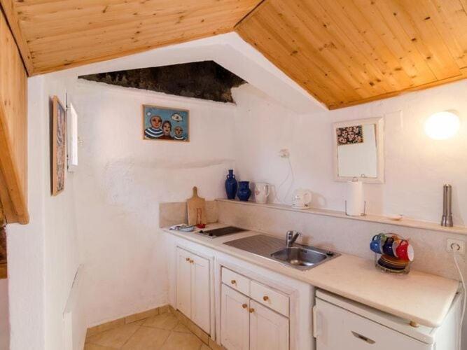 & Sweet - One Bedroom With Shared Terrace And View