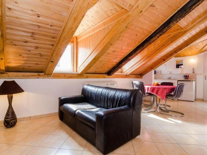 & Sweet - One Bedroom With Shared Terrace And View Apartment *