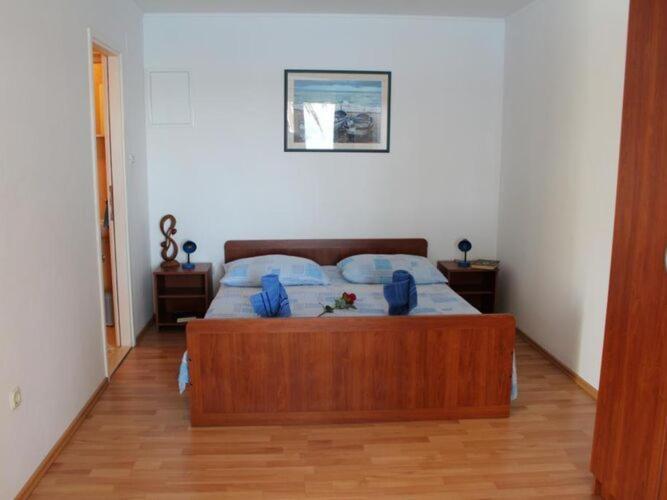 Lozica - Comfort With Terrace And Sea View Apartment
