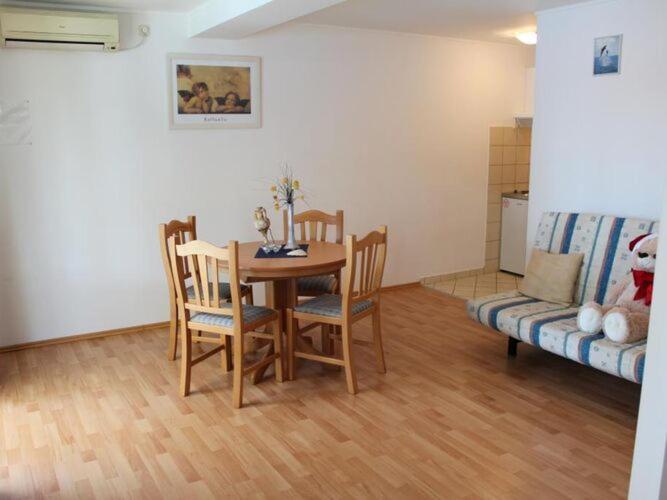 Lozica - Comfort With Terrace And Sea View Apartment