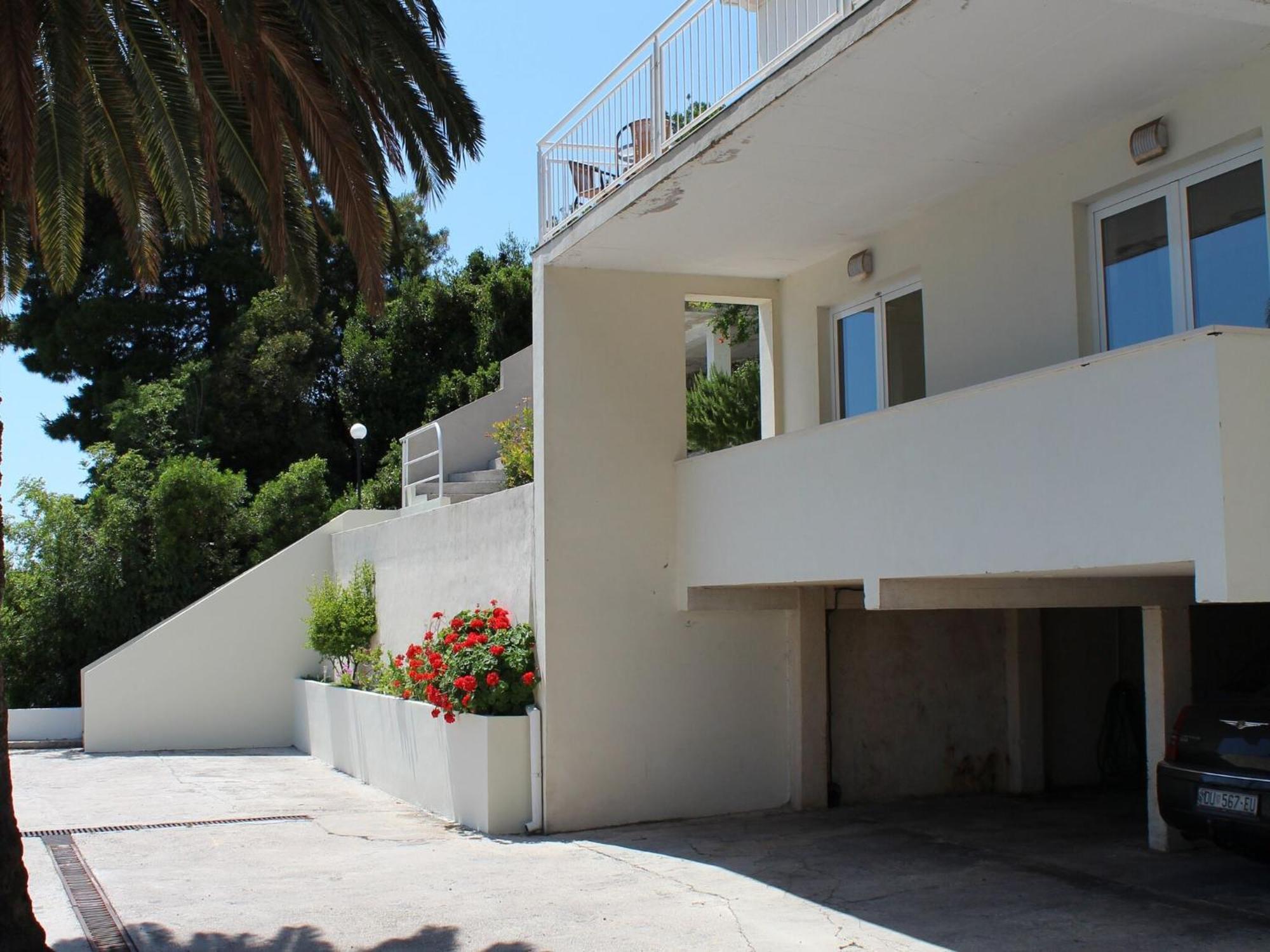 Lozica - Comfort With Terrace And Sea View Apartment