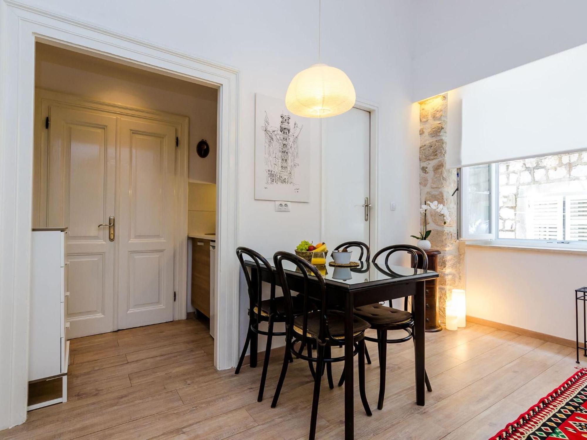 Apartment Midtown - With Street View *