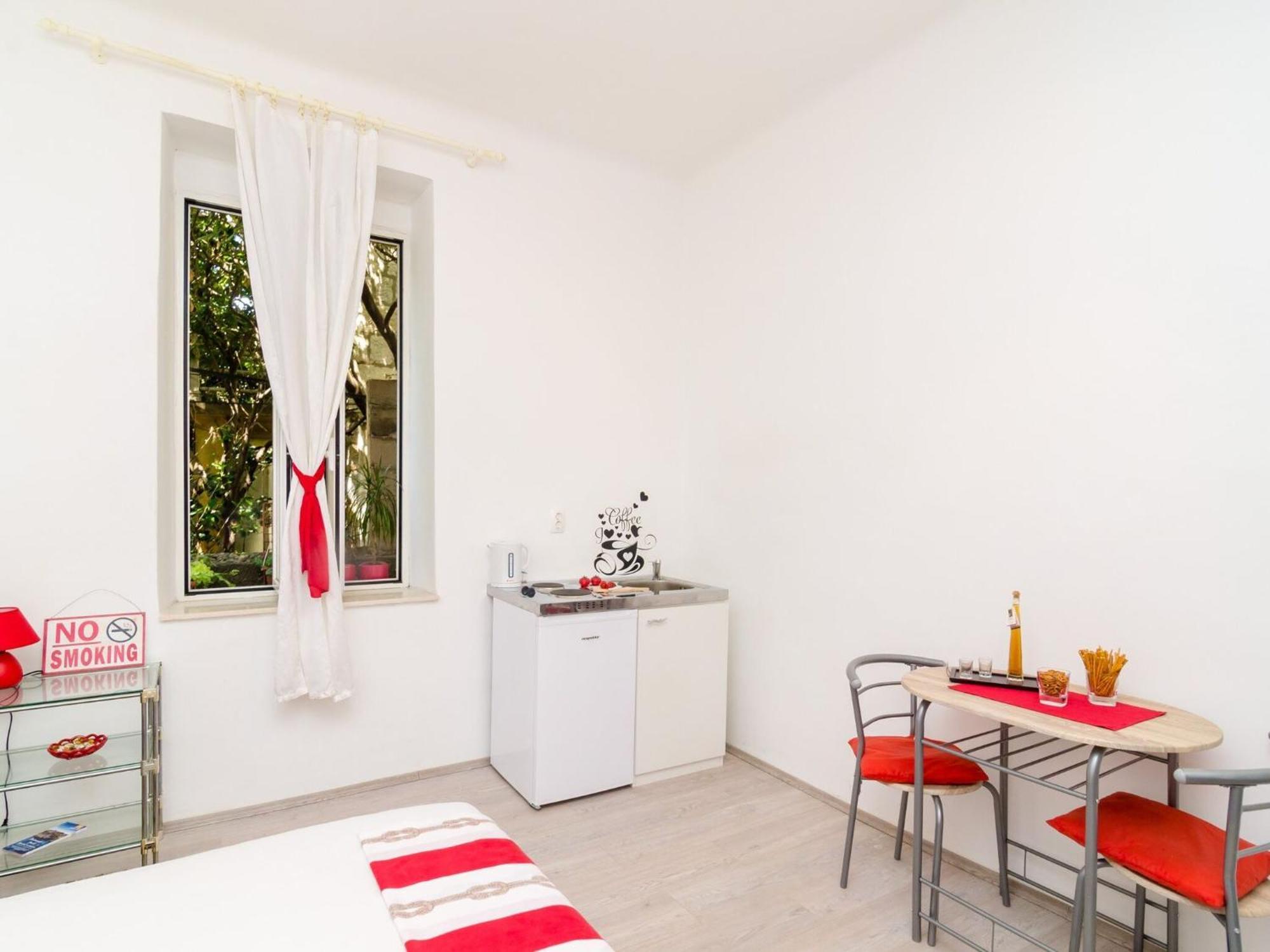 Caceris - Comfort With Terrace *