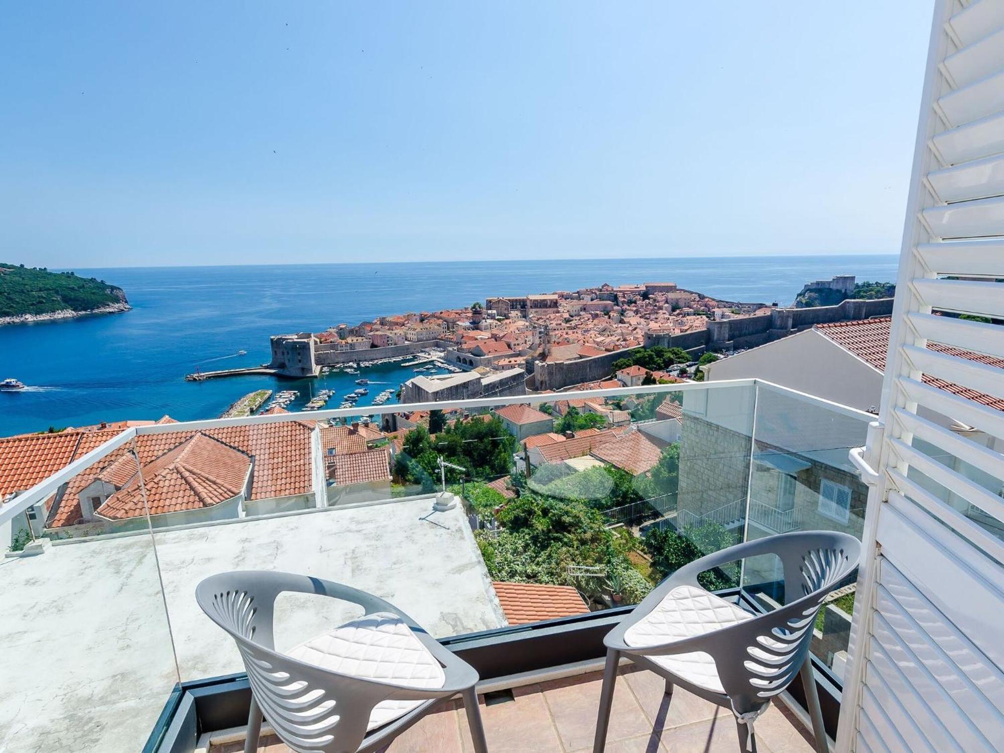 Isabora - Comfort Three-bedroom With Balcony And Sea View Second Floor Dubrovnik