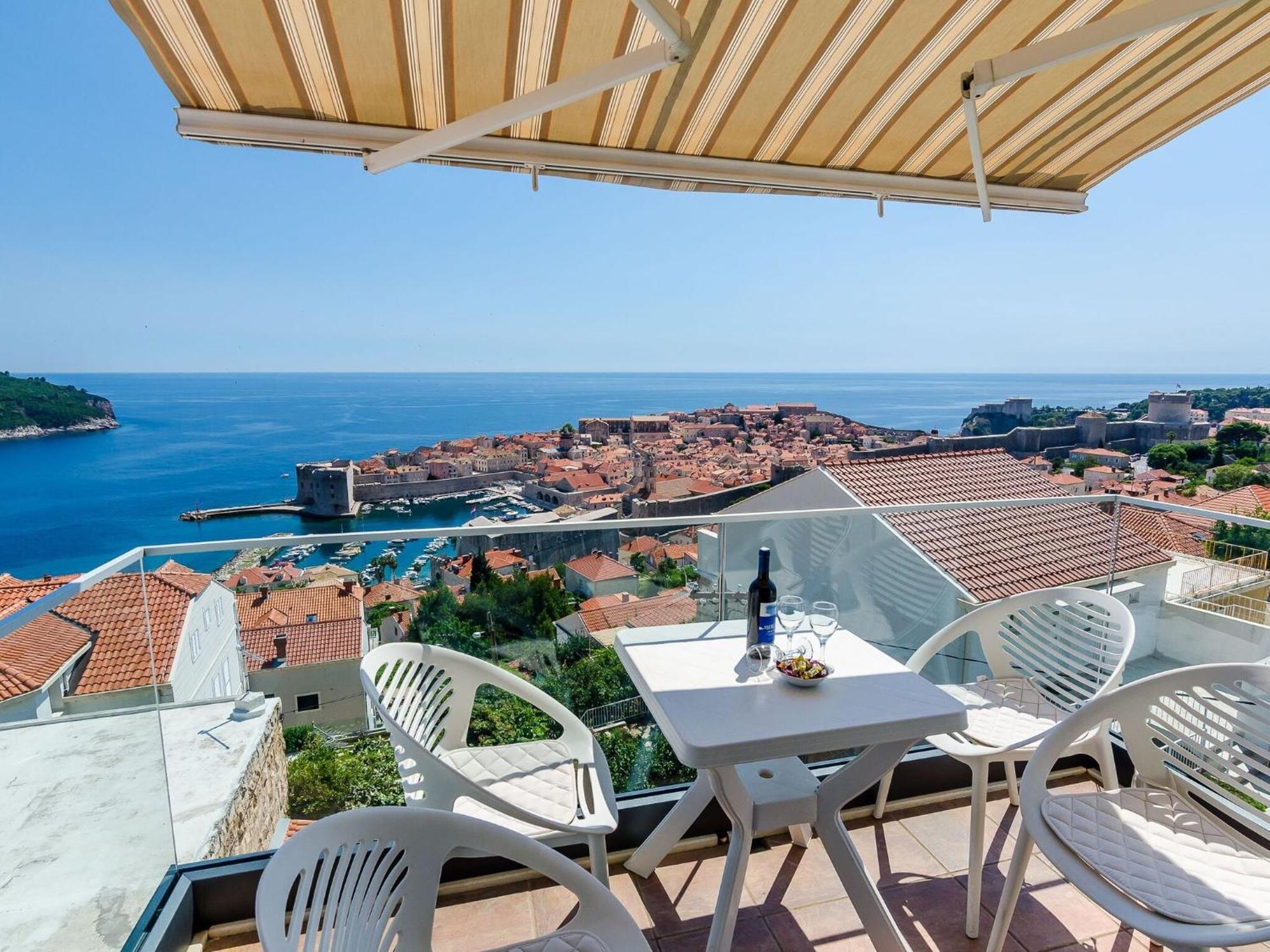 Isabora - Comfort Three-bedroom With Balcony And Sea View Second Floor
