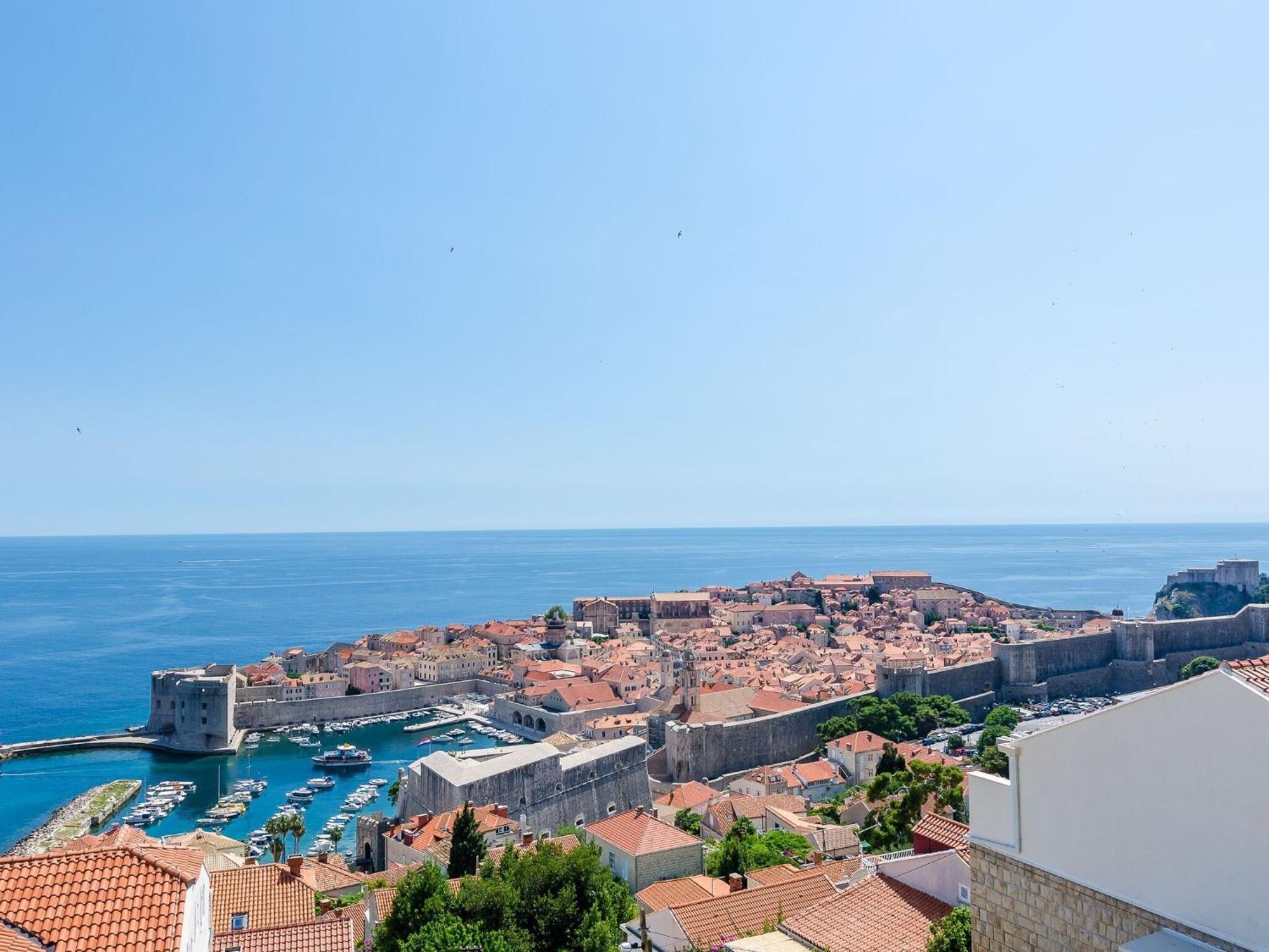 Isabora - Comfort Three-bedroom With Balcony And Sea View Second Floor Apartment
