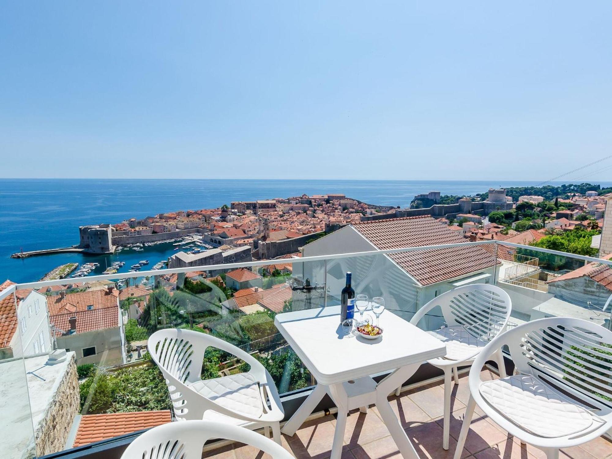 Isabora - Comfort Three-bedroom With Balcony And Sea View Second Floor * Dubrovnik