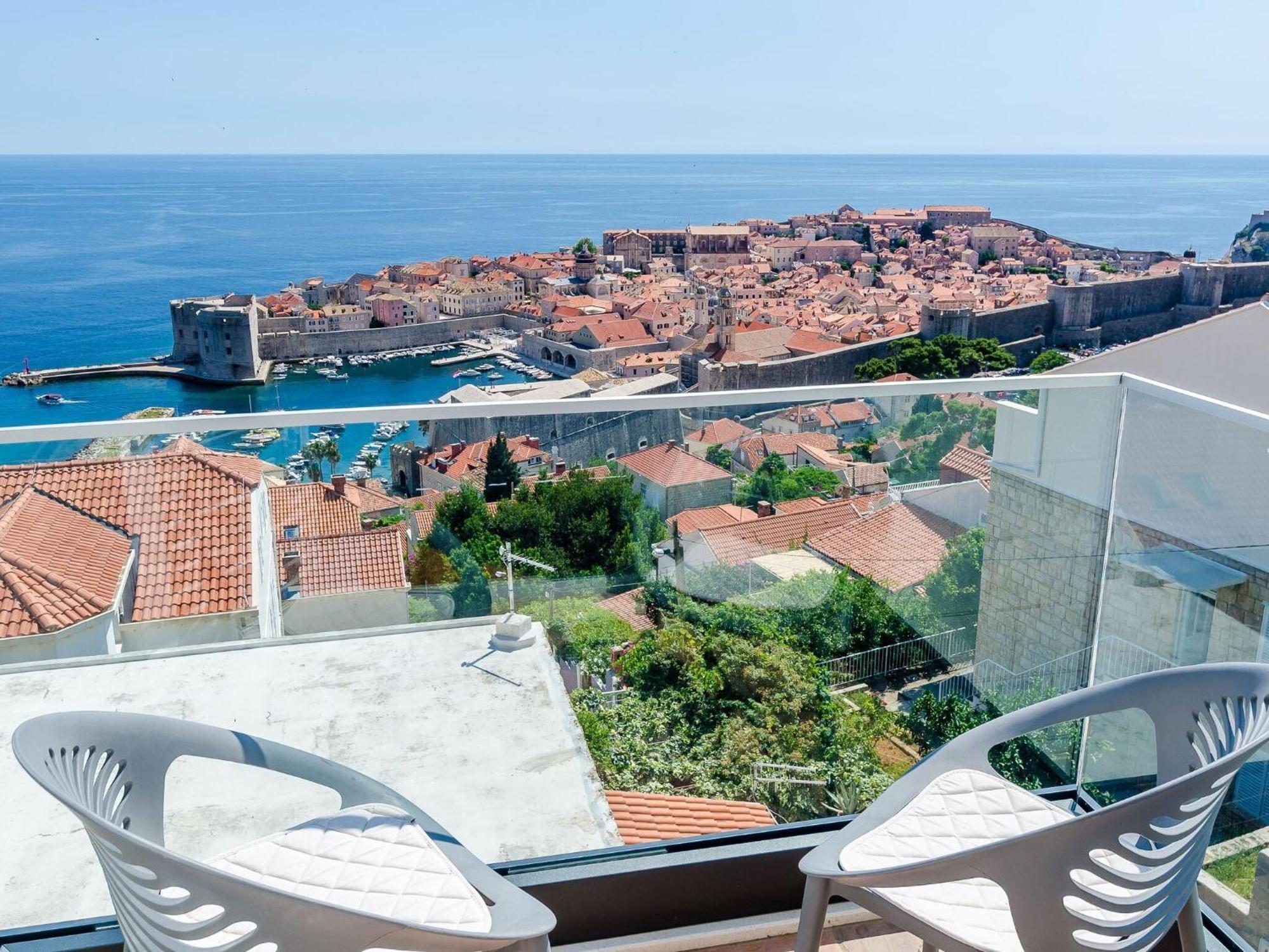 Isabora - Comfort Three-bedroom With Balcony And Sea View Second Floor Dubrovnik