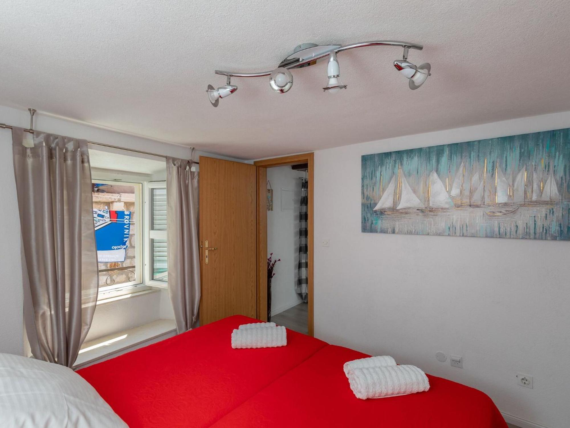 Old Town Charming Nest - One Bedroom Apartment *