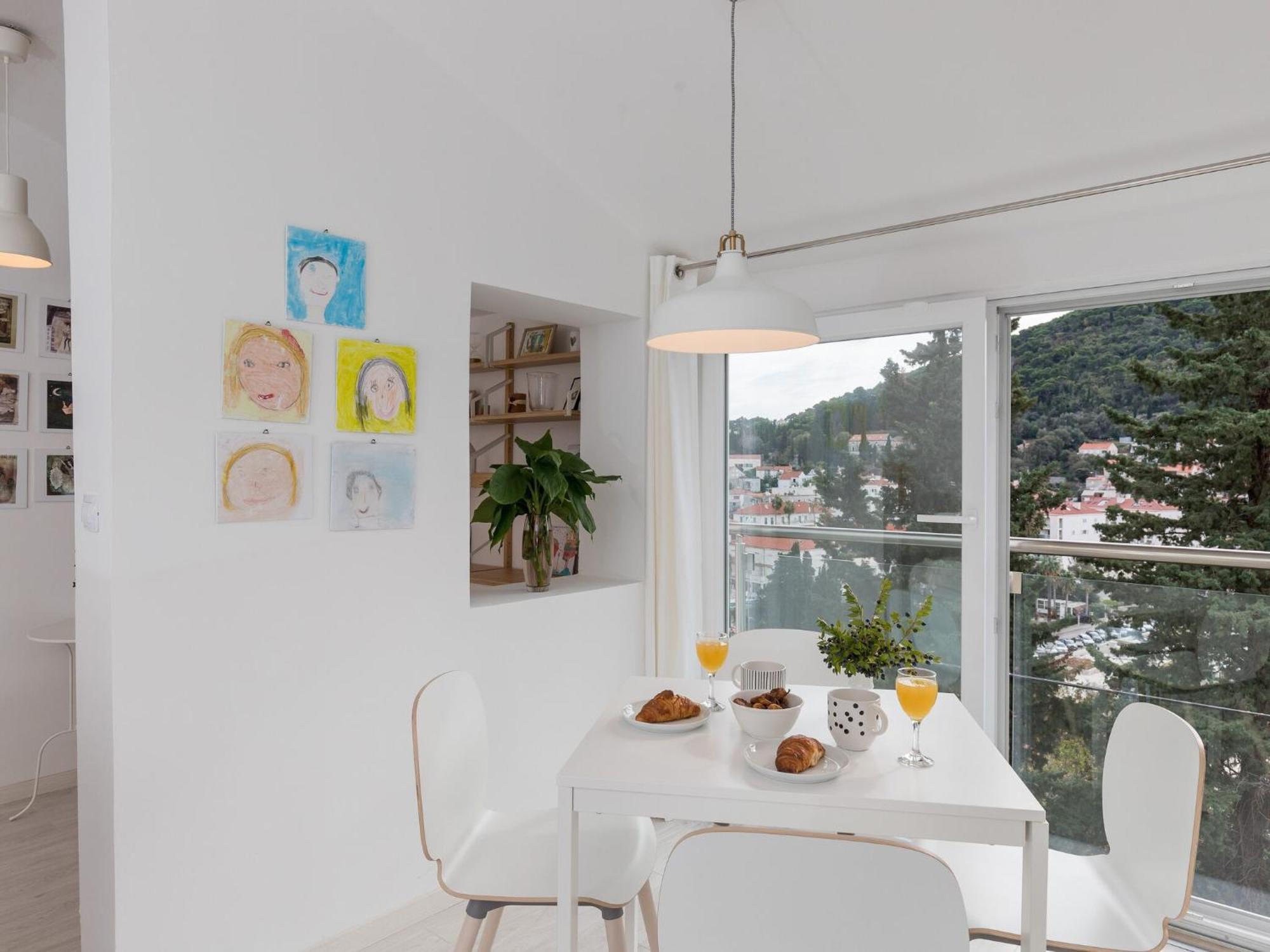 Cozy - One-bedroom With Sea View *