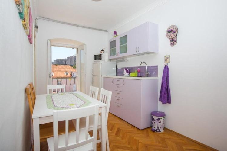 Gugily- Twin With Shared Bathroom And View Dubrovnik