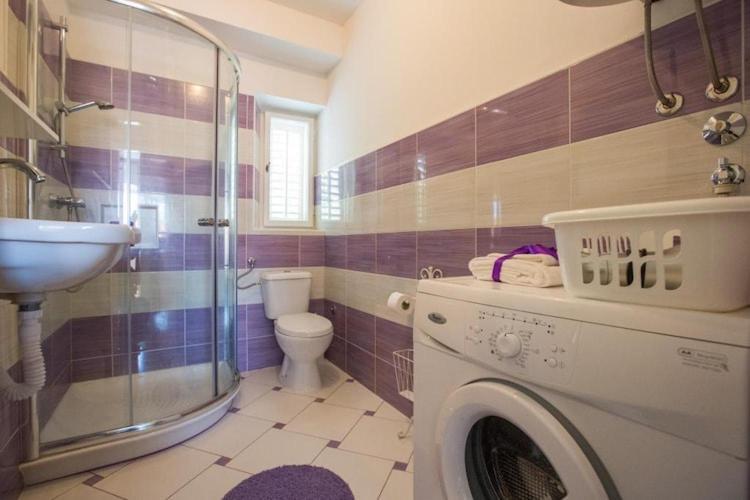 Apartment Gugily- Twin With Shared Bathroom And View Dubrovnik
