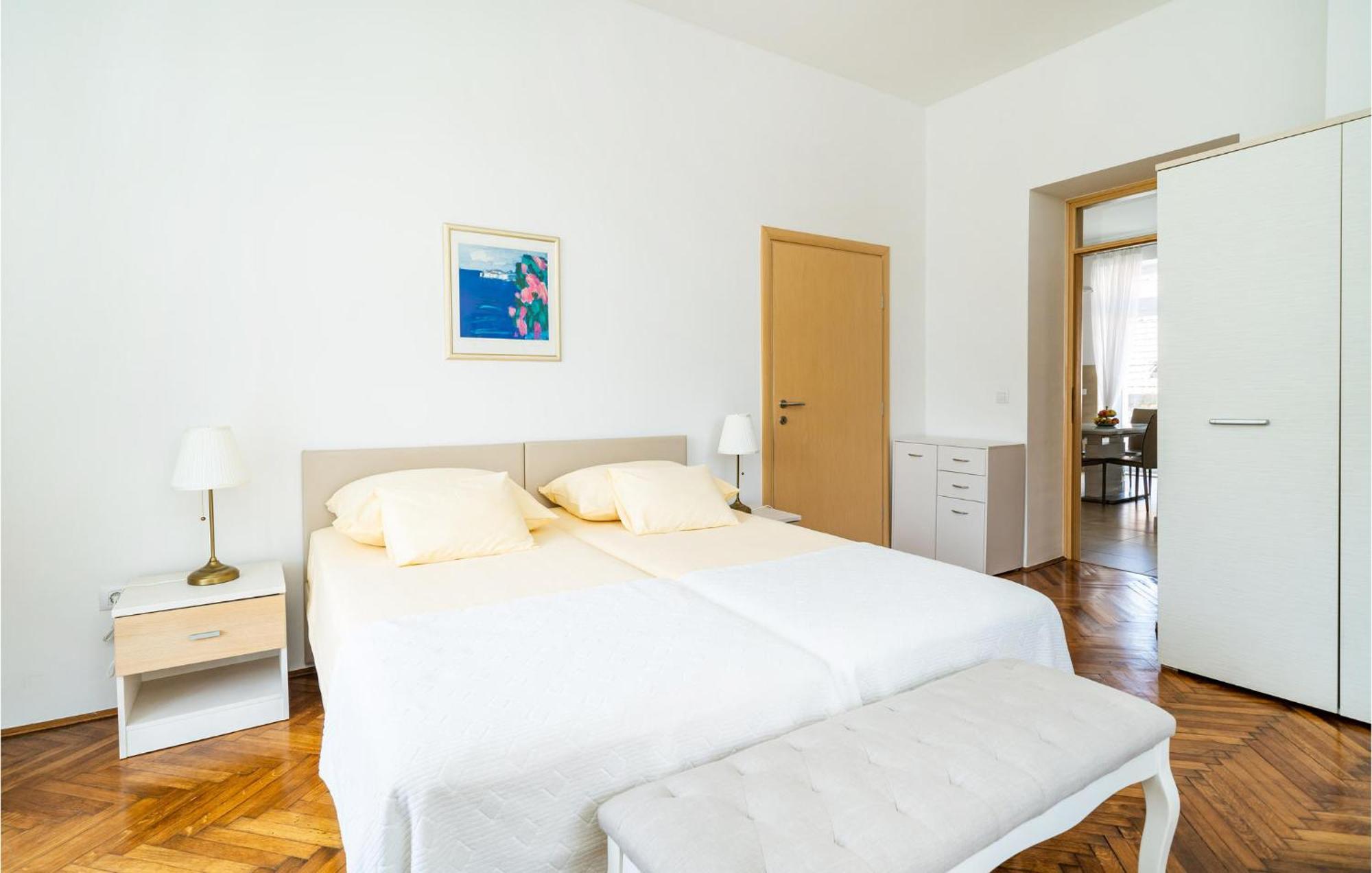 2 Bedroom In *