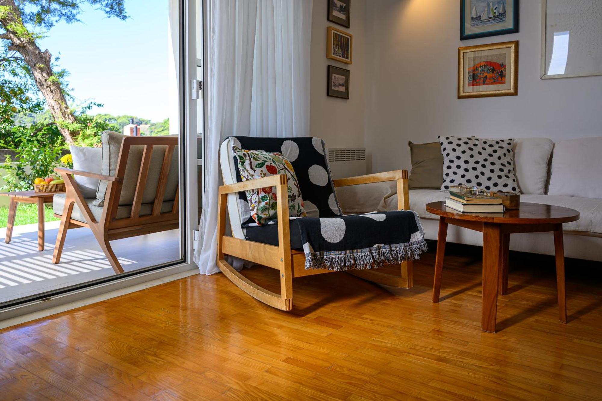 Apartment Pretty *