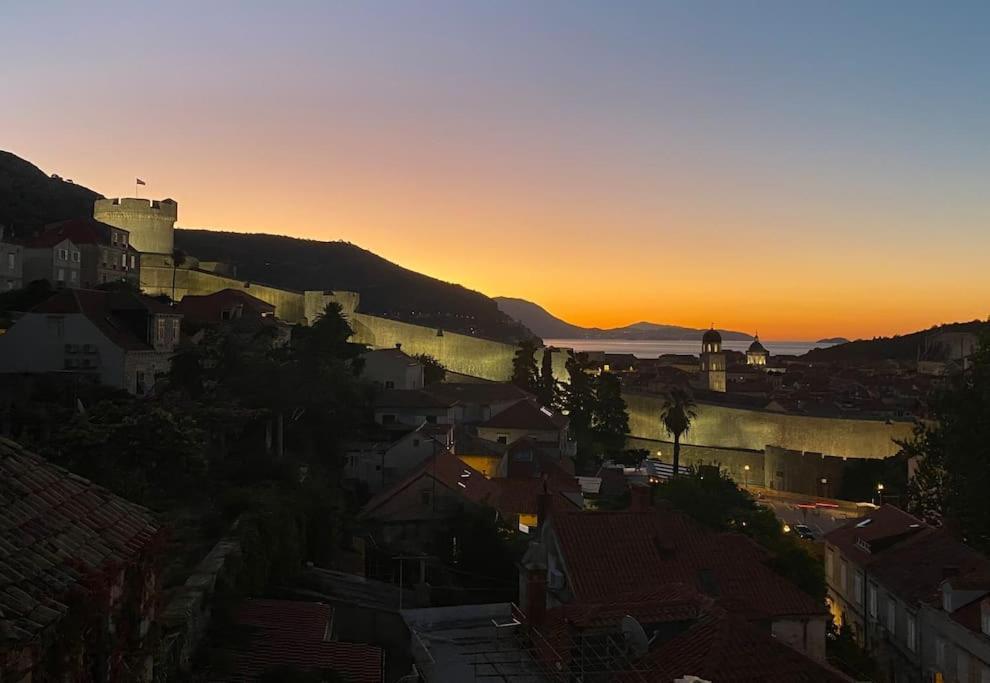 Cozy With Sea And Old Town View