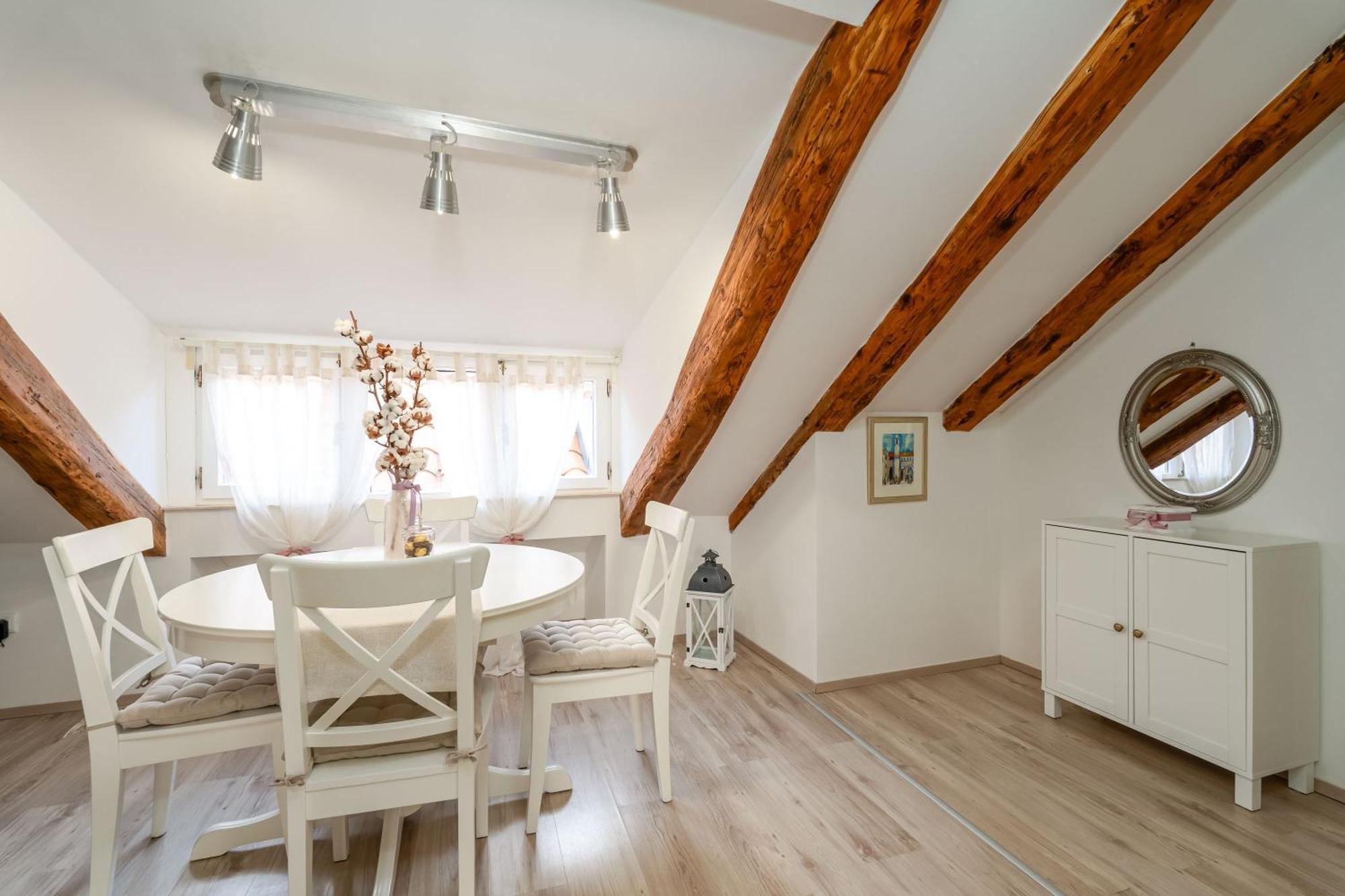 Zuzori Apartment