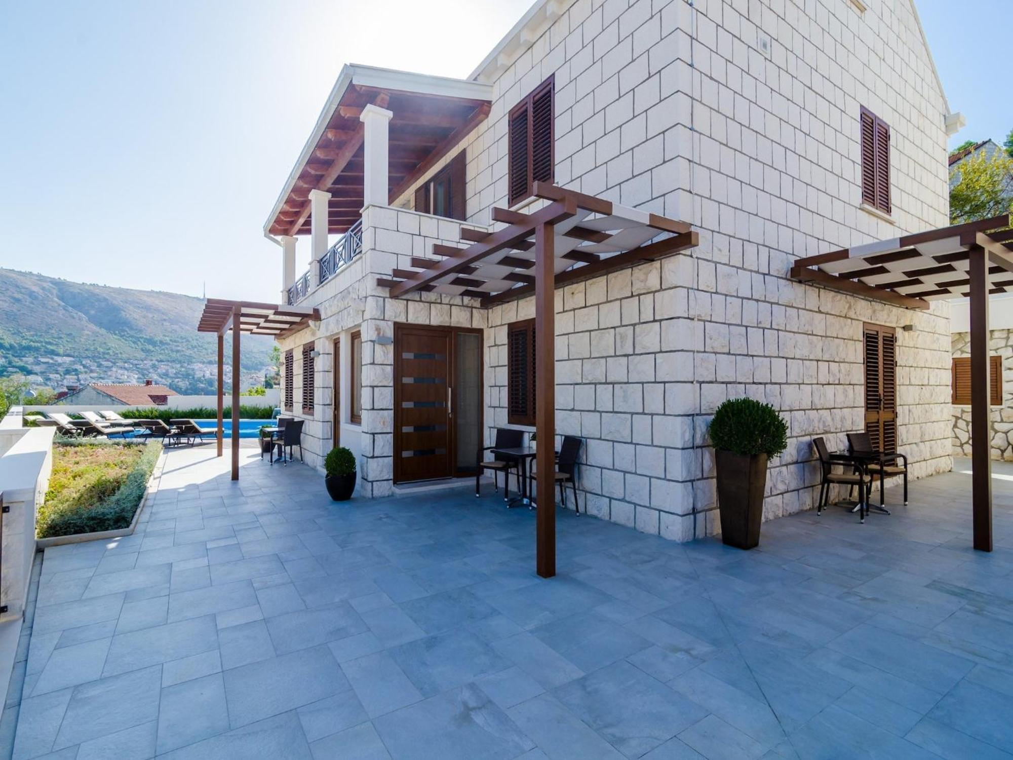 Peragro * Dubrovnik