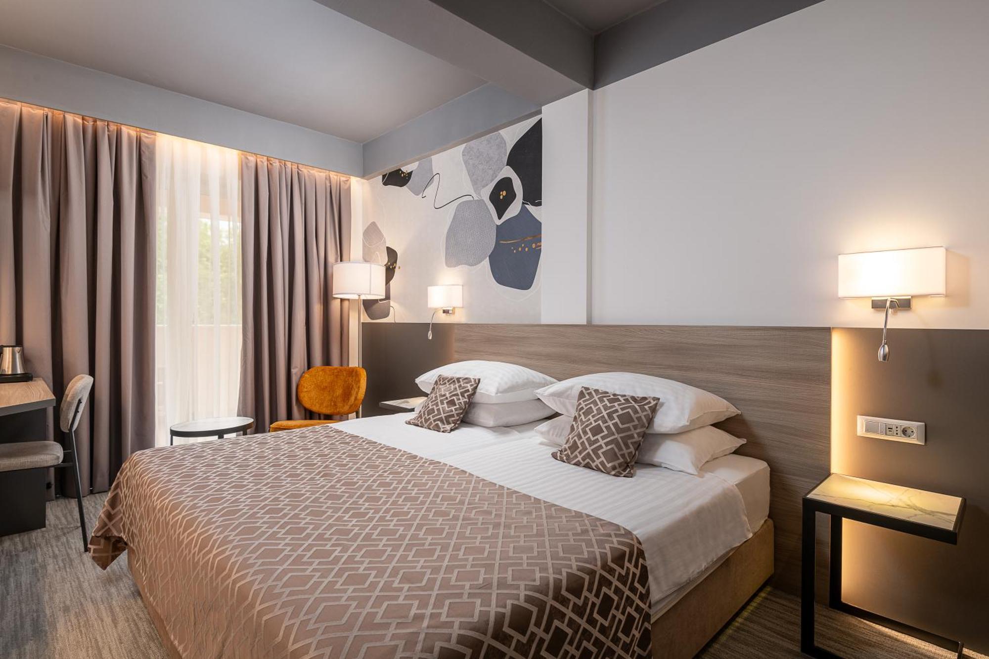 Ivka Hotel 3*