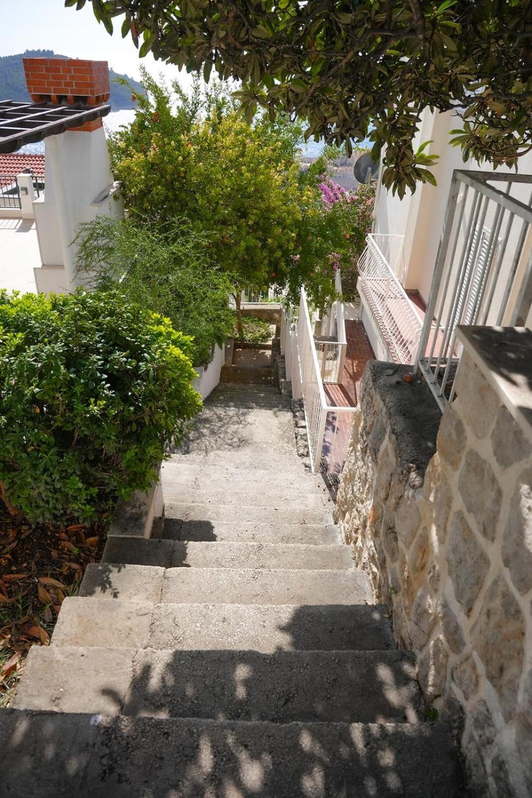 Vekarini Two-bedroom With A View