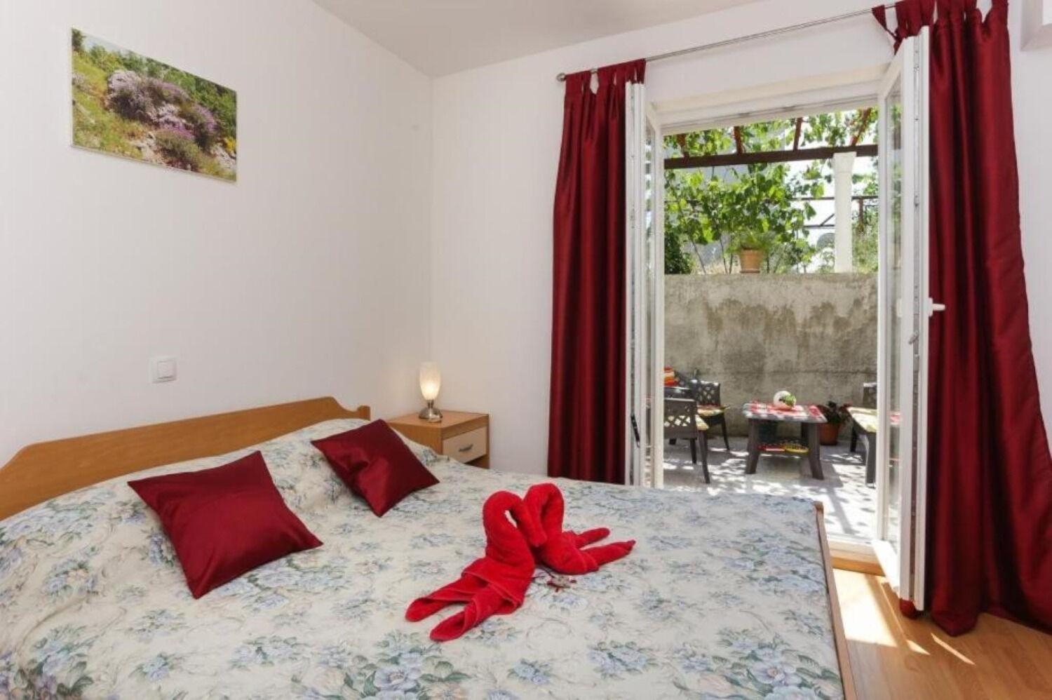 Apartment Mira - Comfy With Garden