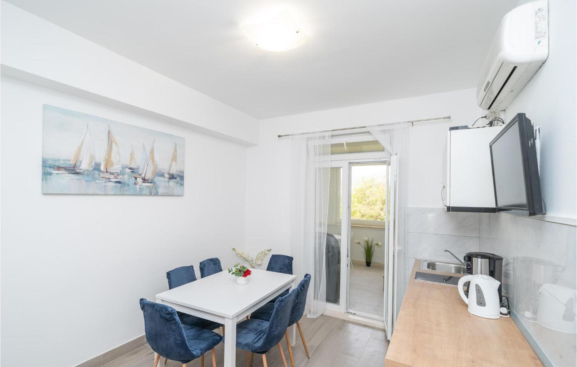 Amazing In With Kitchen