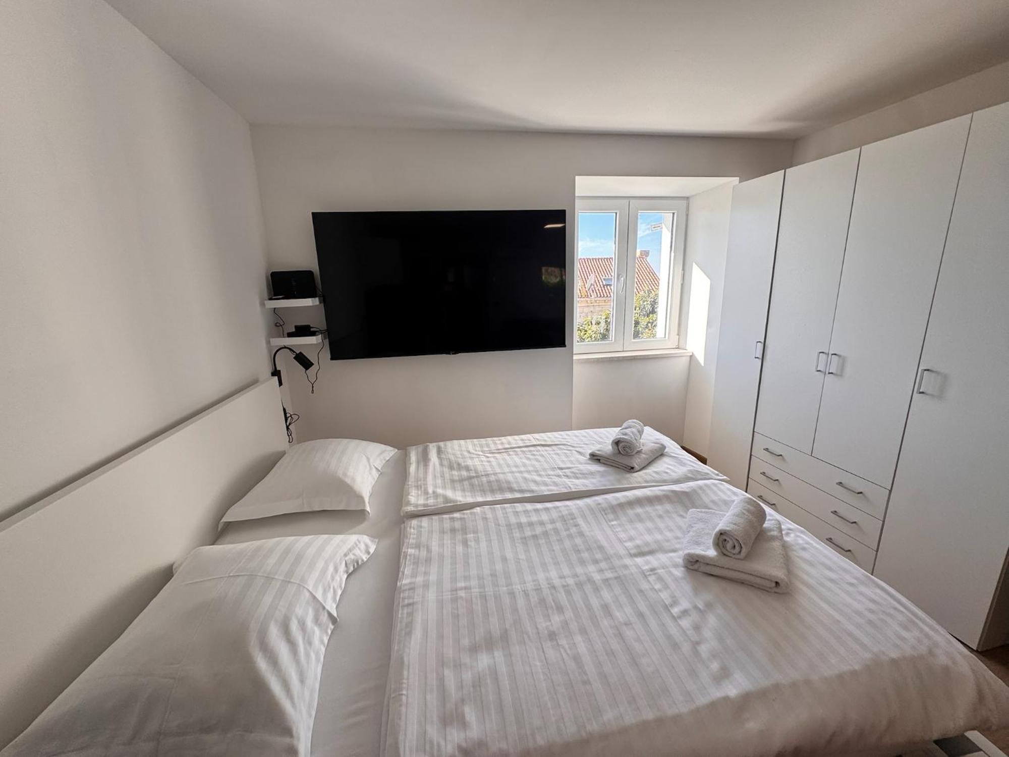 Seaview For 2 Apartment