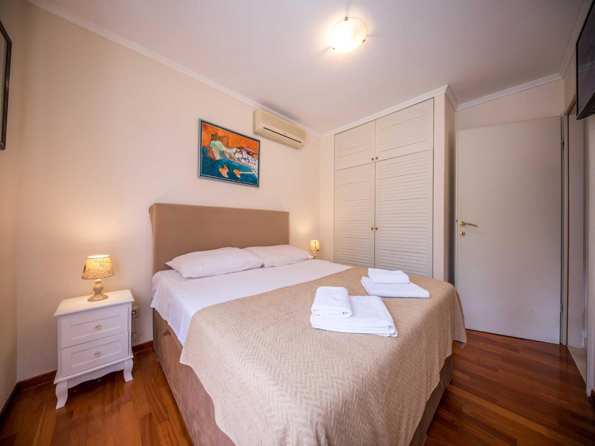 Lapad Royal - Five Bedroom With Balcony And View *