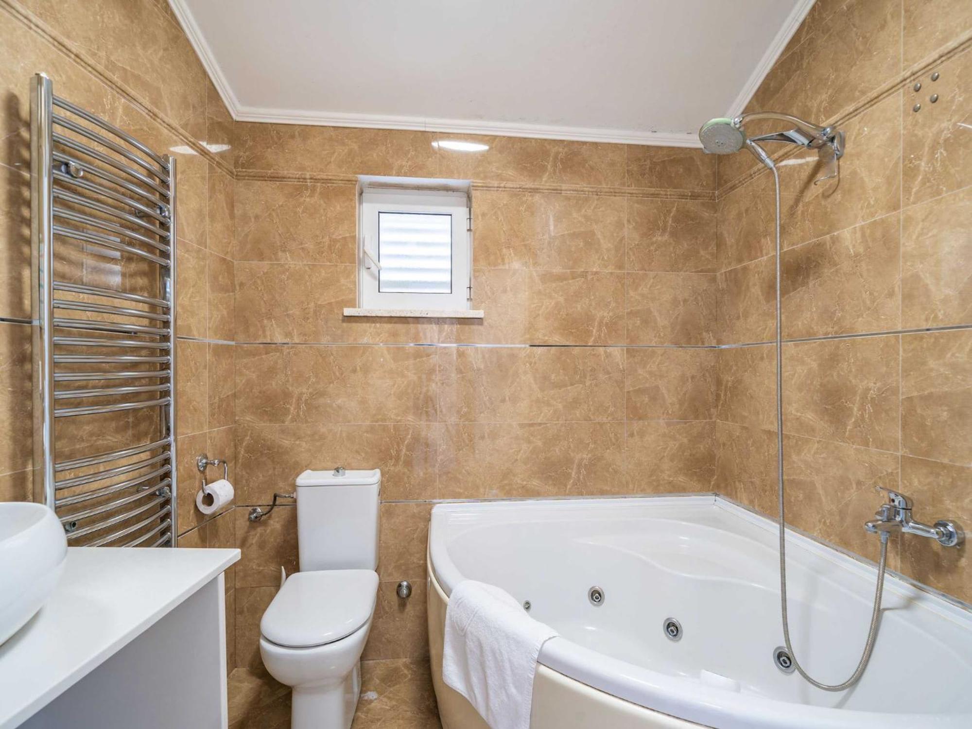 Isabora - Comfort Three-bedroom With Balcony And Sea View Second Floor