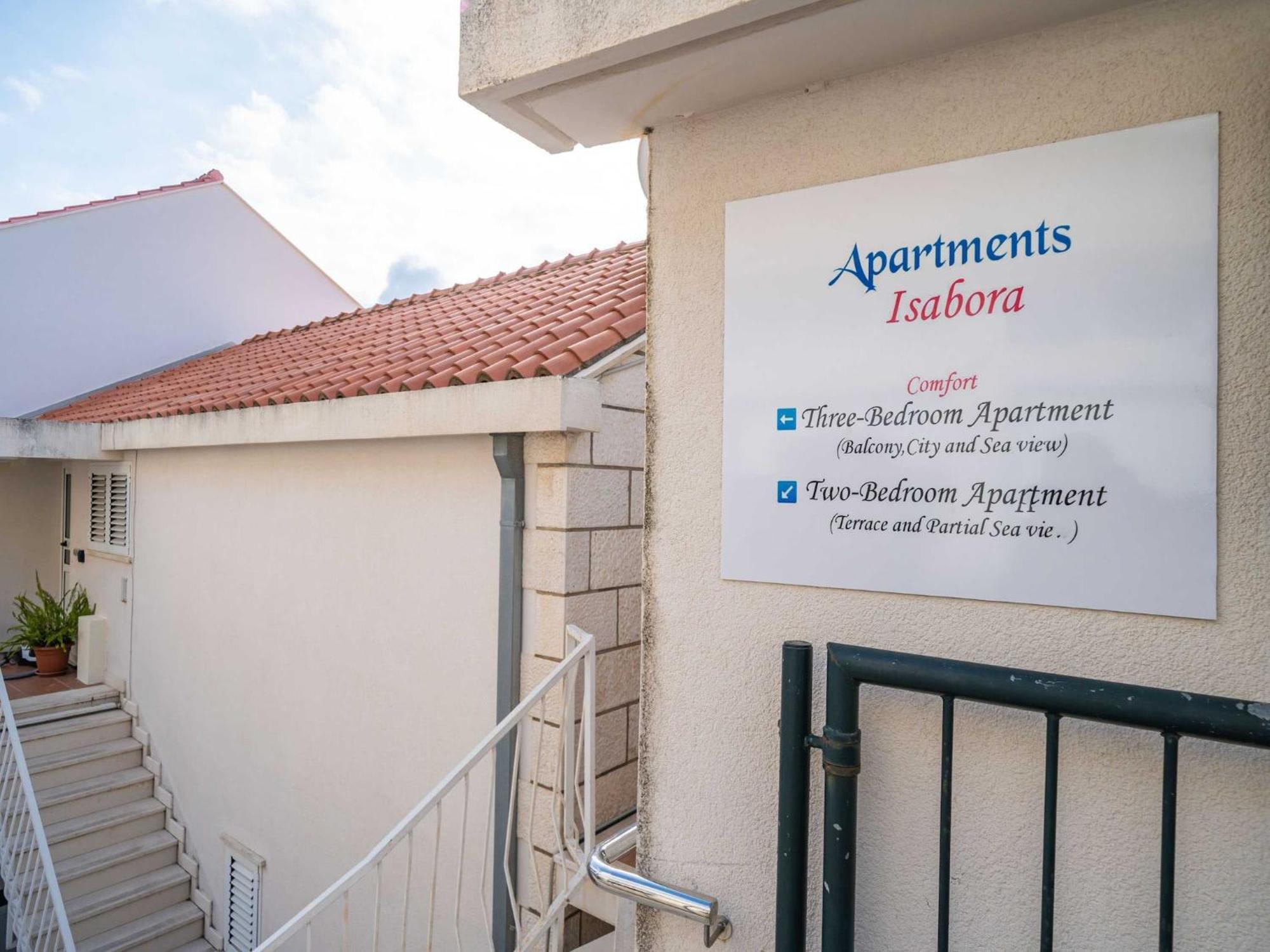 Isabora - Comfort Three-bedroom With Balcony And Sea View Second Floor Apartment