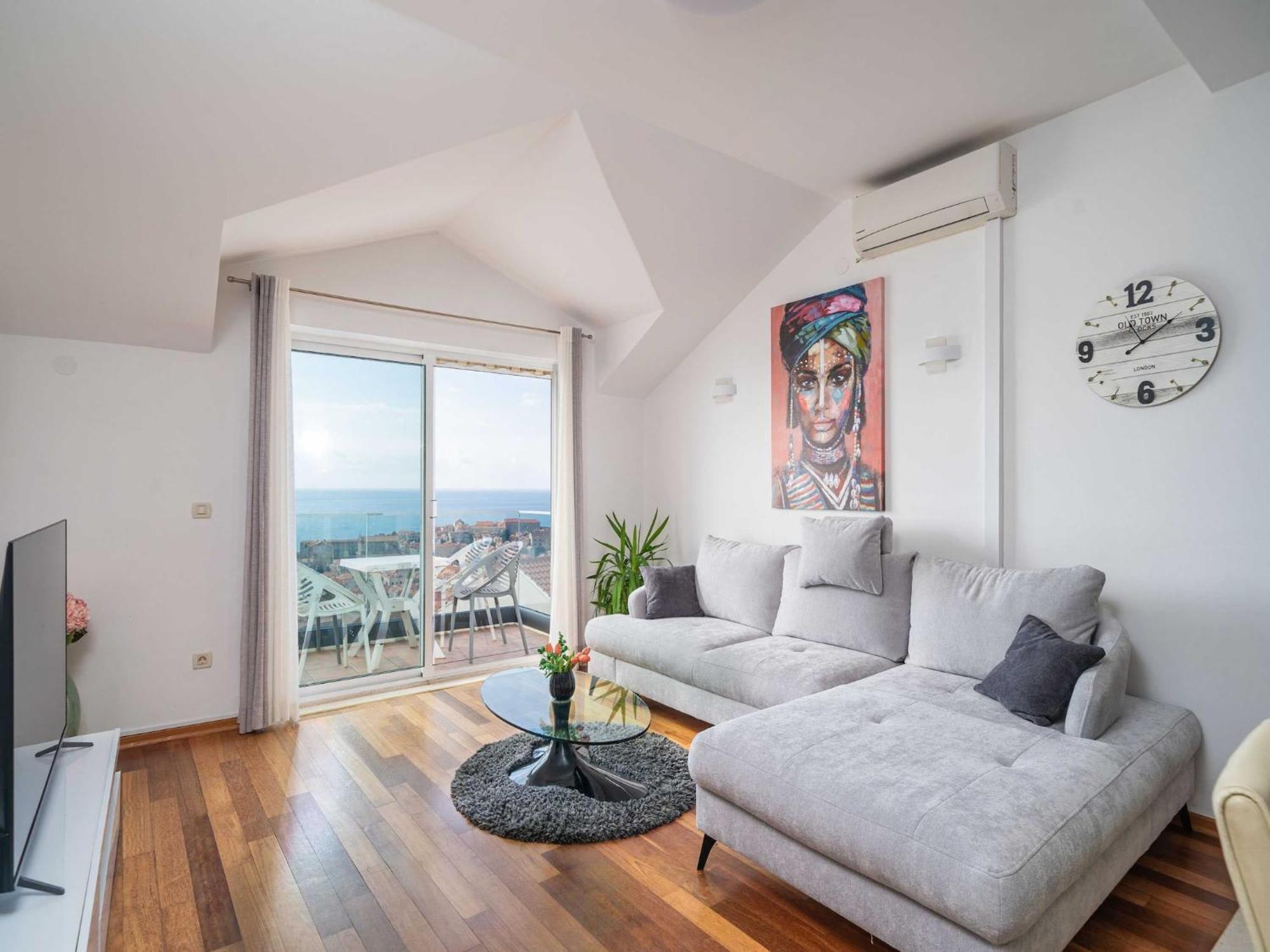 Apartment Isabora - Comfort Three-bedroom With Balcony And Sea View Second Floor