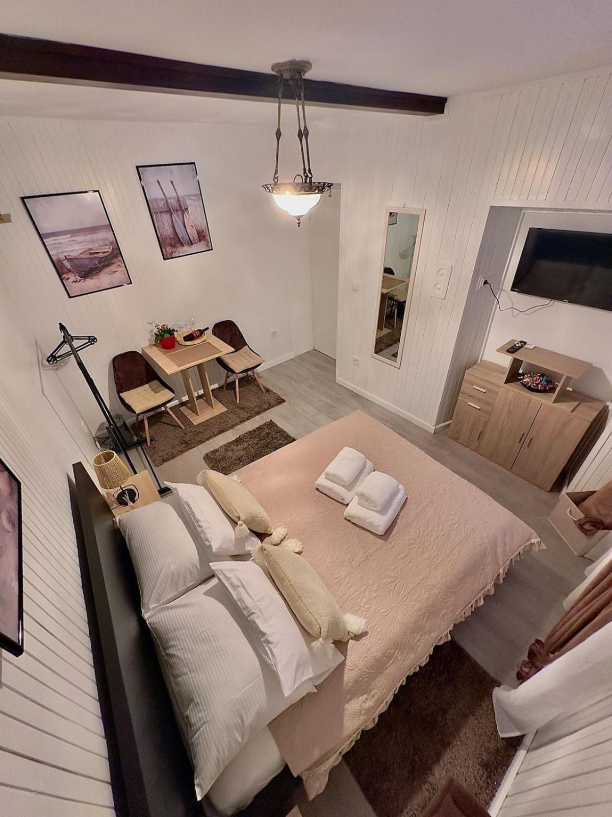 Calimero Apartment