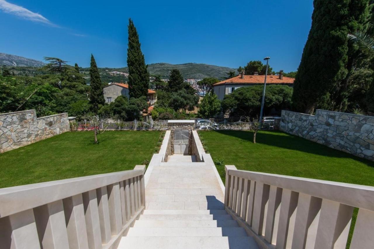 New! In Villa