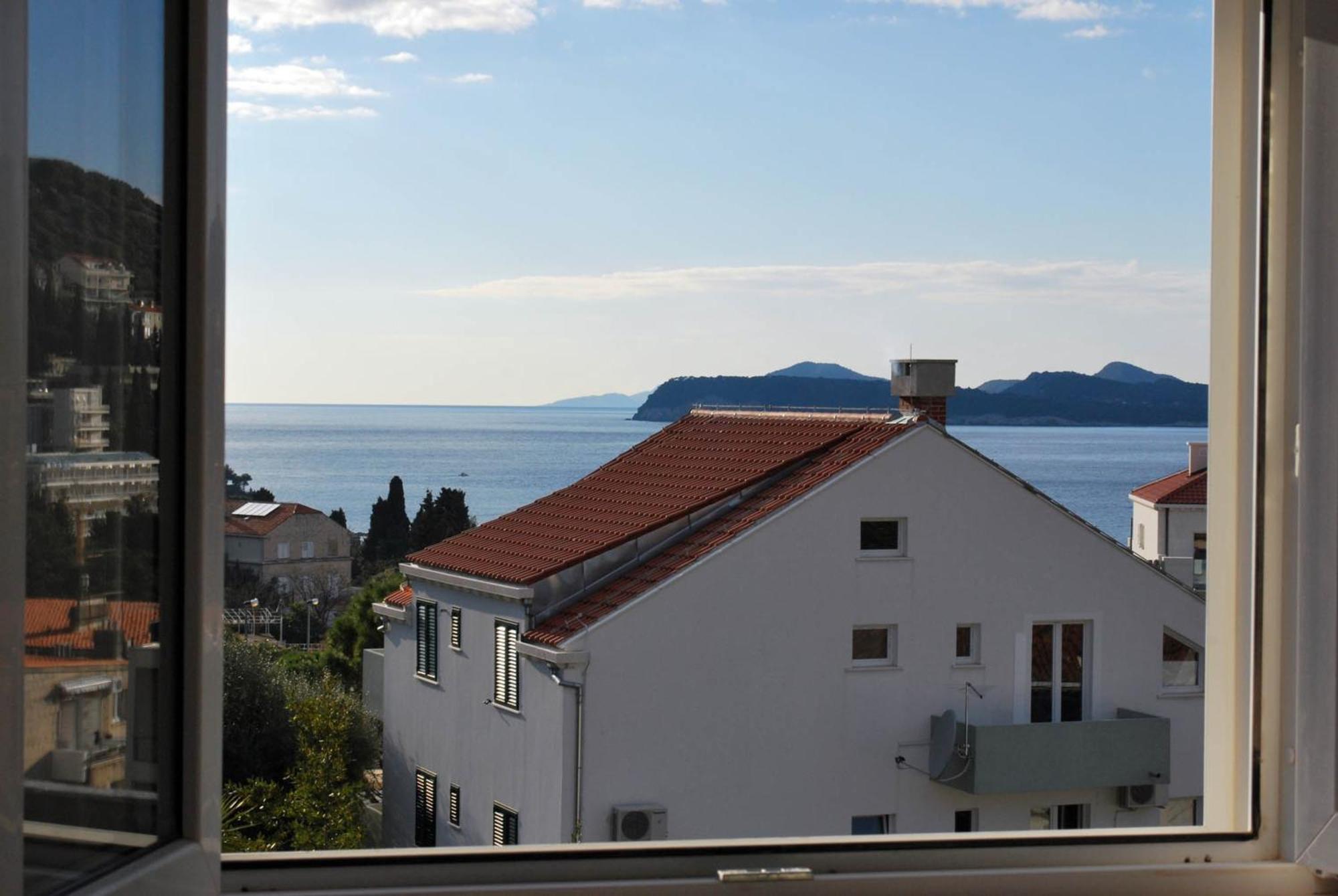 Apartment Sea View Chic: *