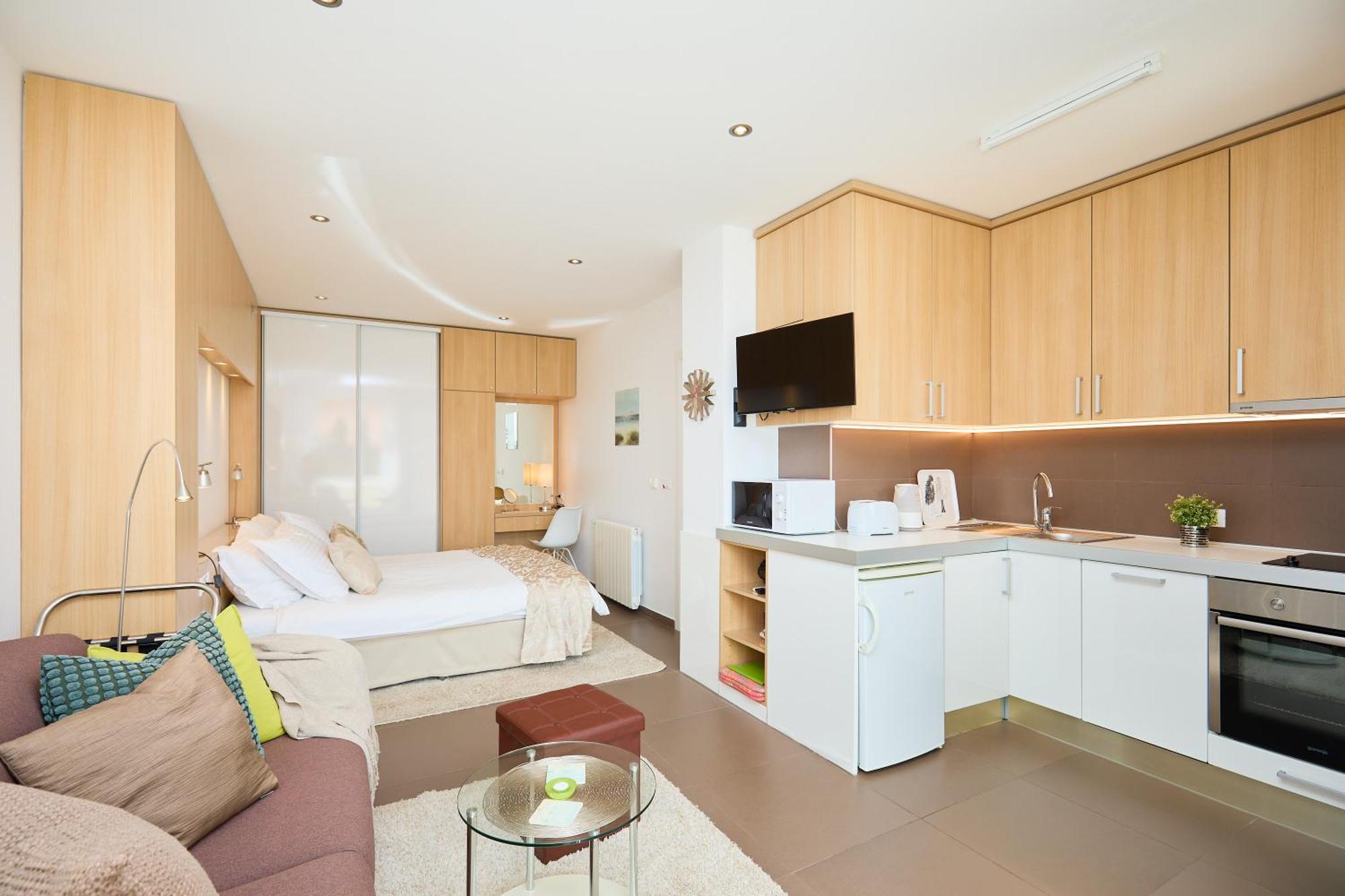 New & Stylish With A Lush Private Garden Apartment Dubrovnik