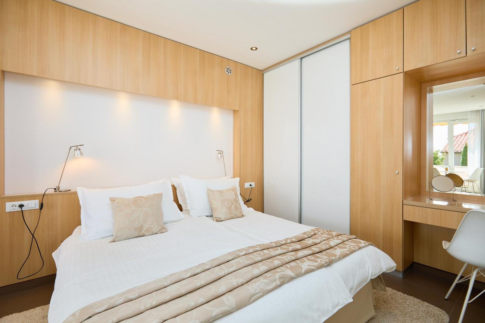 Apartment New & Stylish With A Lush Private Garden *