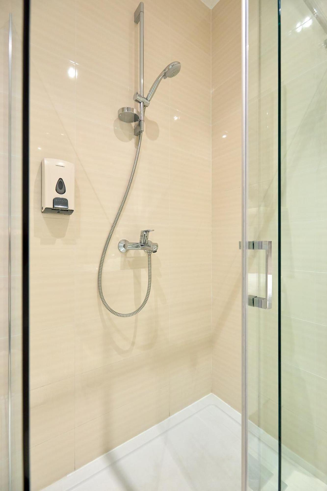 New & Stylish With A Lush Private Garden Apartment